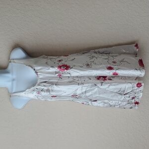 Oscar De La Renta white satin feeling floral chemise sz s